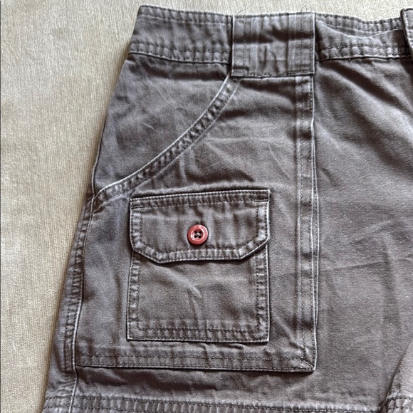 Cabela's Brown Cargo Shorts with Utility Pockets (sz 10) - Picture 2 of 4